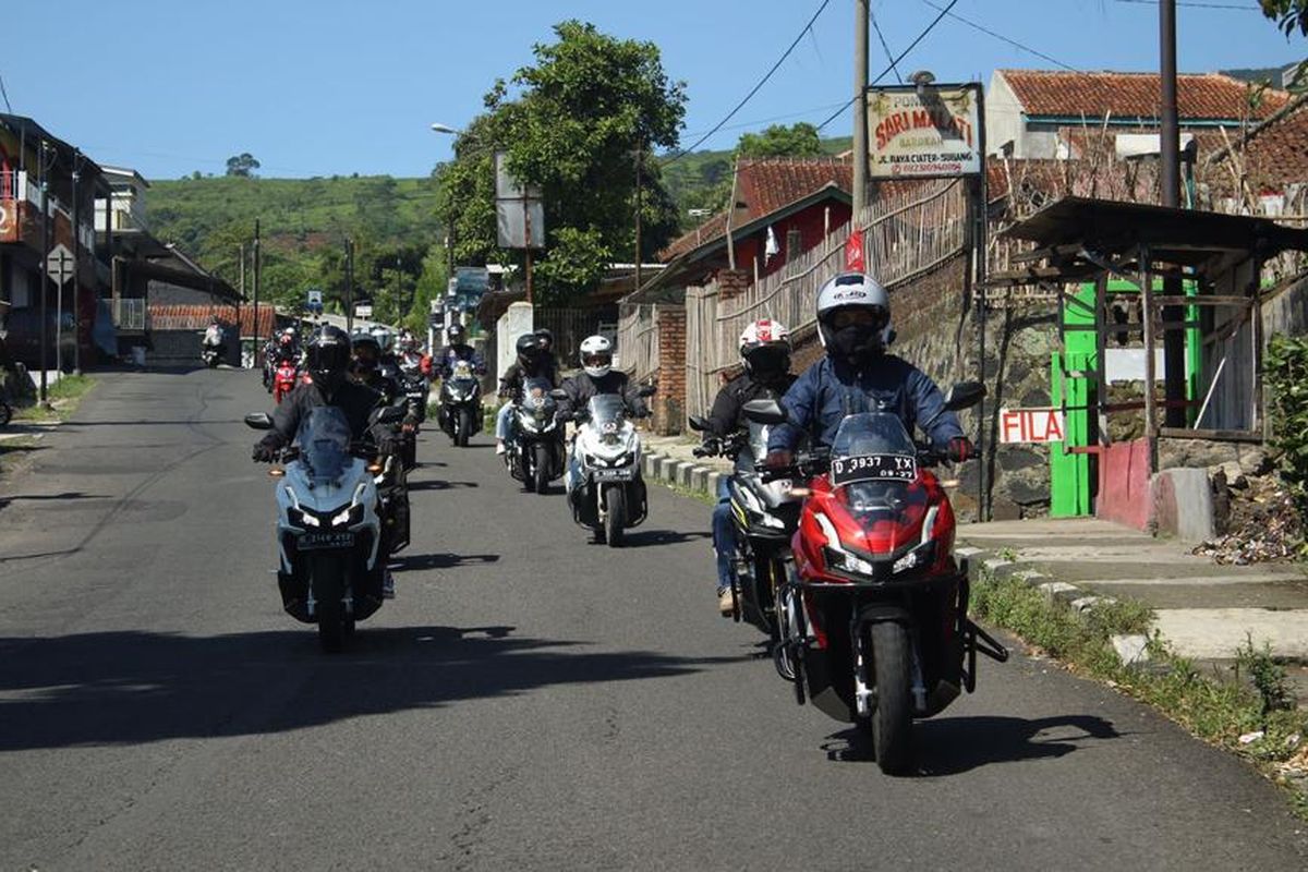 7 Cara Seru Mengatasi Kebosanan Saat Berkendara Motor Matic